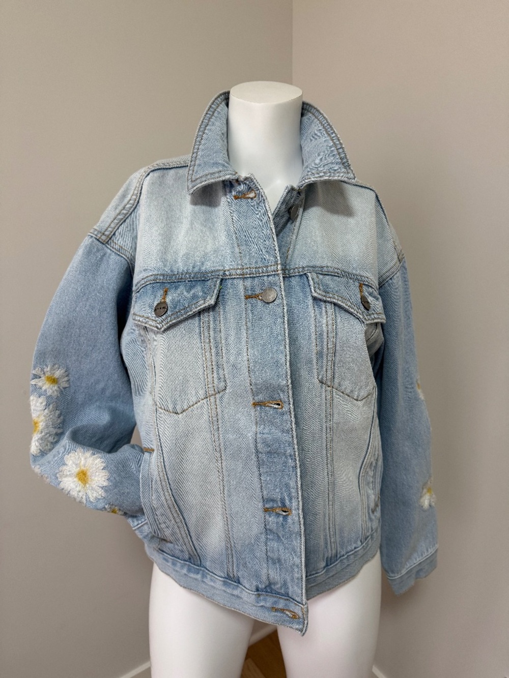 NWT Driftwood Jean jacket size M Daisy Daydream